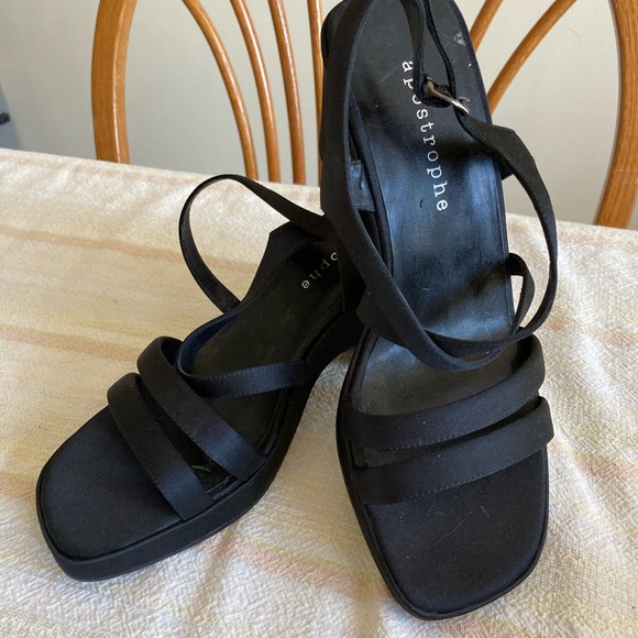 Apostrophe Black open toe fabric chunky heel shoes - Picture 2 of 5